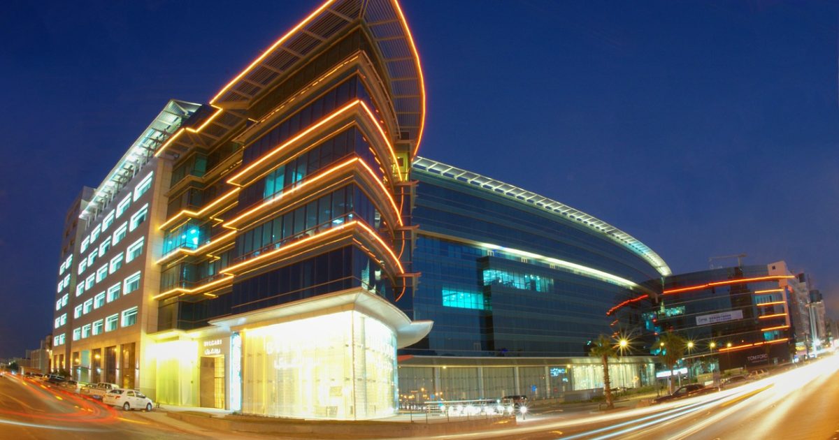 بڑا اسلامی ملک معاشی خسارے کی زد میں۔۔۔۔لاکھوں پاکستانیوں کا مستقبل بھی داؤ پر