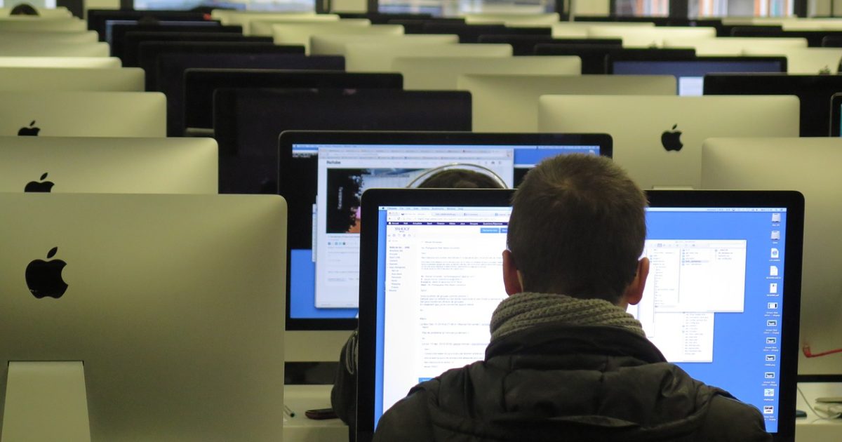 تعلیمی اداروں میں کمپیوٹر کی تعلیم لازمی قرار دے دی گئی